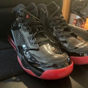 Air Jordan 270 shoes barely worn (no smell)